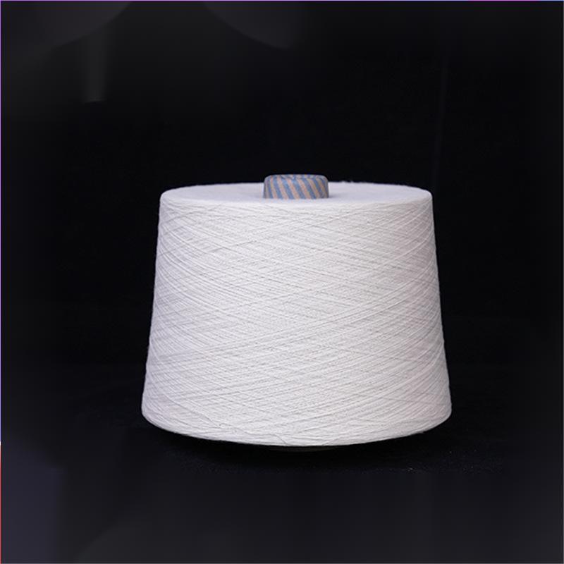 100% Xin Jiang Cotton 32S cardé filé à l'anneau pour le tissage et le tricot